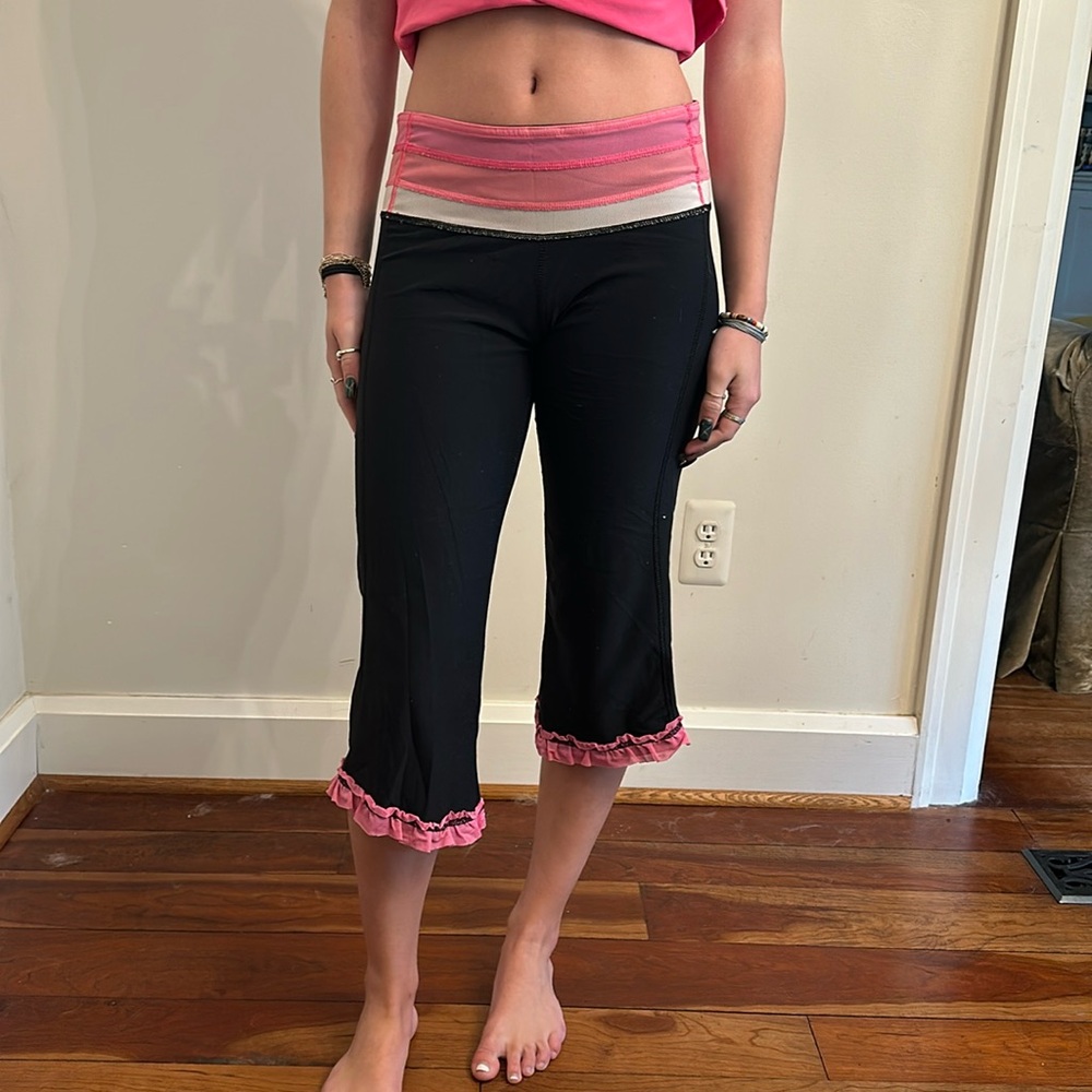 reversible lululemon capris with pink lining